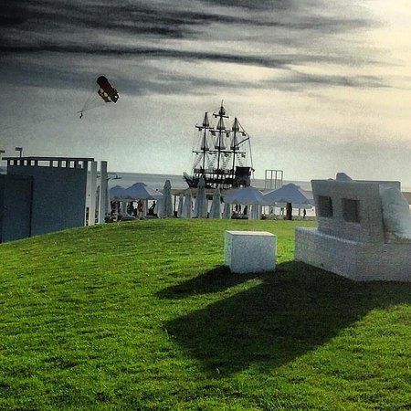 Q Beach Restaurant & Lounge